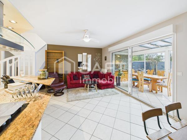 Mérignac Capeyron – Maison de ville avec jardin, terrasse, garage et carport