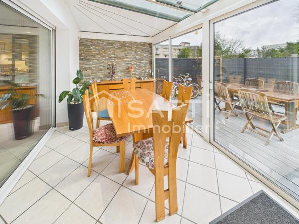 Mérignac Capeyron – Maison de ville avec jardin, terrasse, garage et carport