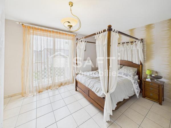 Mérignac Capeyron – Maison de ville avec jardin, terrasse, garage et carport