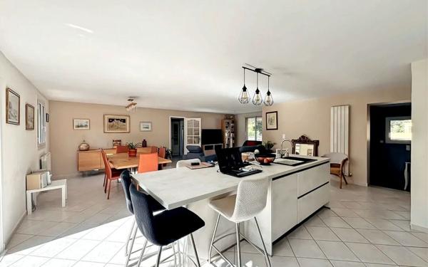 Maison à vendre    4 pièces •  Caissargues