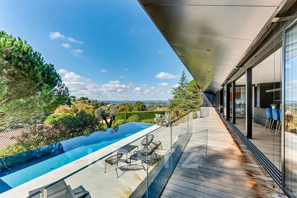 Villa d’architecte d’exception sur les coteaux toulousains