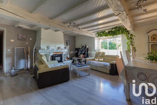 Maison 8 pièces de 180 m² à Essarts en Bocage (85140)