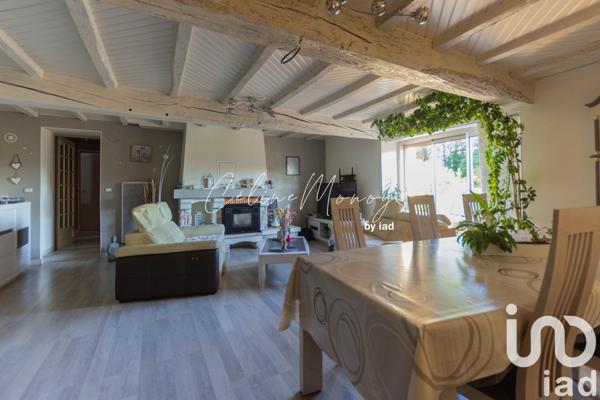 Maison 8 pièces de 180 m² à Essarts en Bocage (85140)