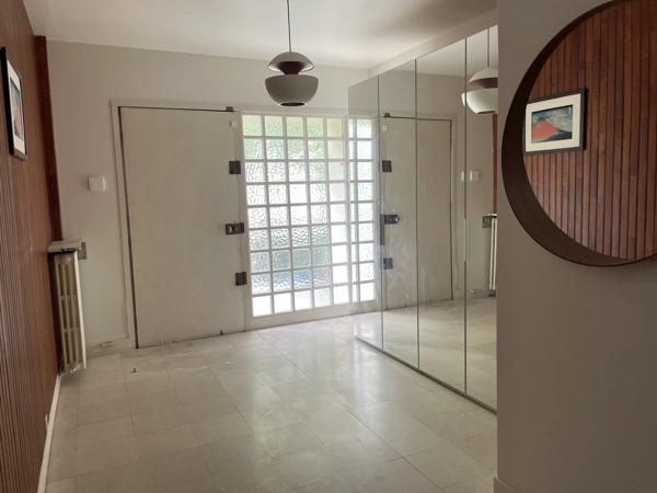 Maison d’architecte dans  un domaine privé aux portes de Saint-Germain-en-Laye