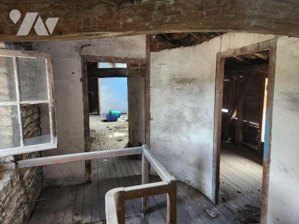 À vendre à Bar-sur-Aube - Ancienne salle des ventes à fort potentiel

À quelques minutes de l...