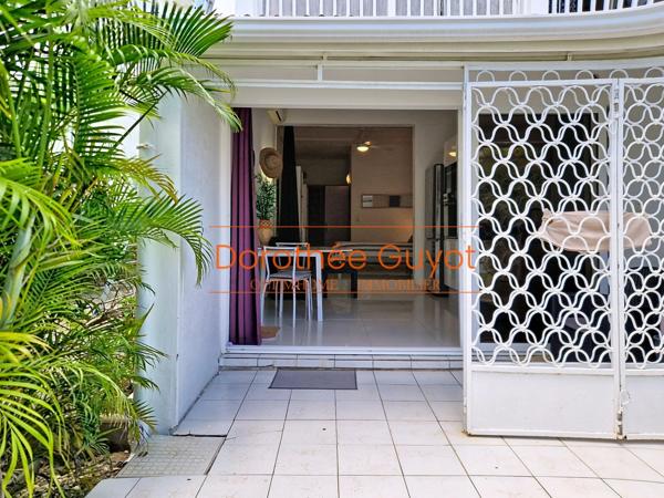 SAINT-FRANÇOIS (971) – MARINA – APPARTEMENT REZ-DE-JARDIN – VENDU MEUBLÉ