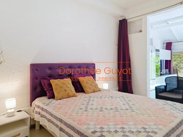 SAINT-FRANÇOIS (971) – MARINA – APPARTEMENT REZ-DE-JARDIN – VENDU MEUBLÉ