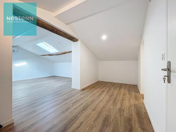 Appartement à vendre T2 rénové 80m² avec parking, centre Villefranche De Lauragais