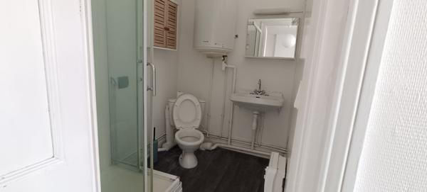 Immeuble avec local commercial - appartements