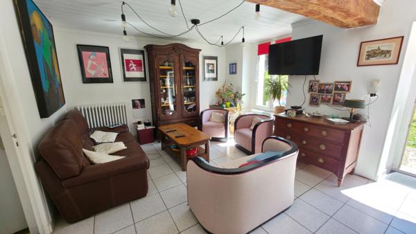 Grande maison en pierre à Montoir De Bretagne de plus de 160m² avec 3 chambres et jardin