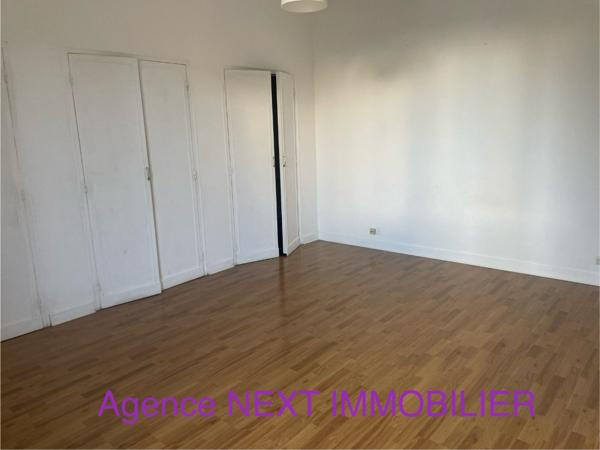 Echoppe pleine de charme en pierre avec 3 chambres