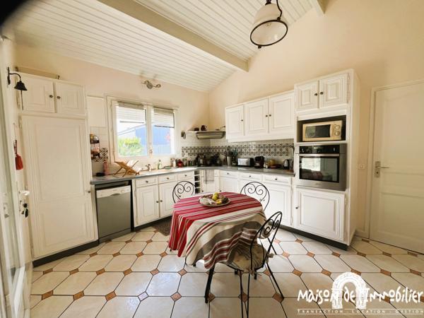 CHARENTE MARITIME - SUD ROYAN - 5 PIECES - BEAUX VOLUMES - JARDIN - GARAGE