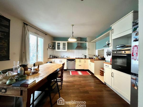 Appartement 102 m² à Bordeaux 33300