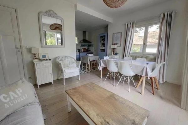 Arcachon - Les Abatilles ! Maison 5 pièces de 90 m2 avec terrasse et stationnement !