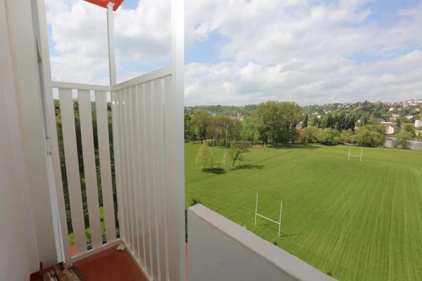Appartement à louer 4 pièces 64.1m² Montbéliard (25200)