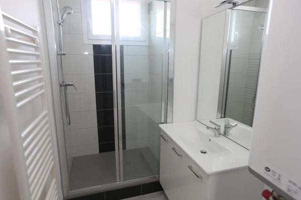 Appartement à louer 4 pièces 64.1m² Montbéliard (25200)