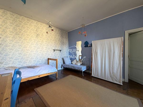 79400 SAINT MAIXENT L ECOLE Maison centre-ville de Saint Maixent L Ecole - 8 chambres - 326m²