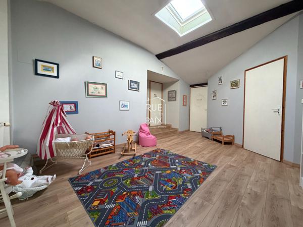 79400 SAINT MAIXENT L ECOLE Maison centre-ville de Saint Maixent L Ecole - 8 chambres - 326m²