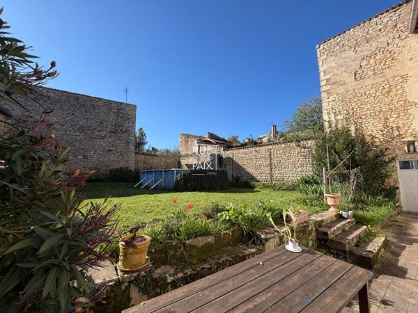 79400 SAINT MAIXENT L ECOLE Maison centre-ville de Saint Maixent L Ecole - 8 chambres - 326m²