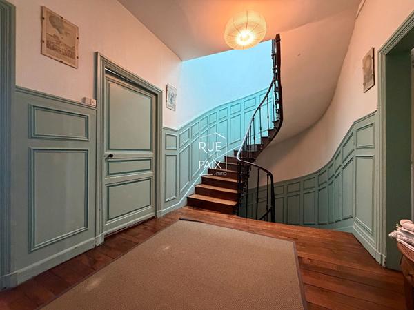 79400 SAINT MAIXENT L ECOLE Maison centre-ville de Saint Maixent L Ecole - 8 chambres - 326m²