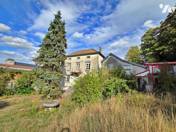 Maison de Maître avec garage et jardin
