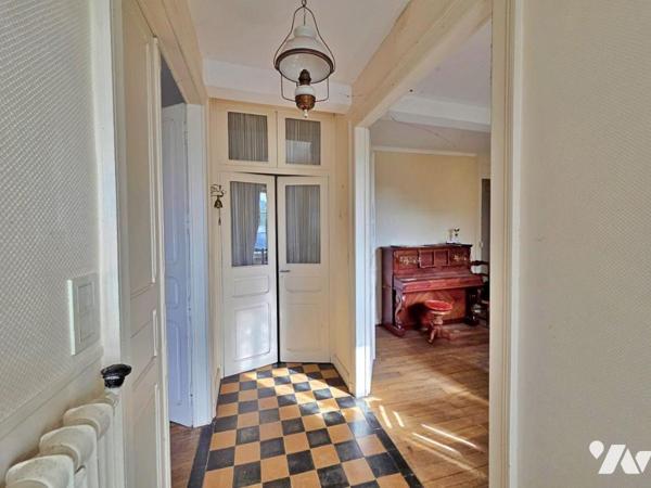 Maison de Maître avec garage et jardin