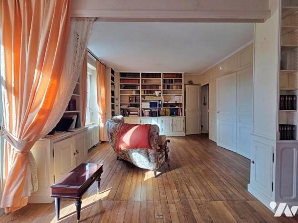 Maison de Maître avec garage et jardin