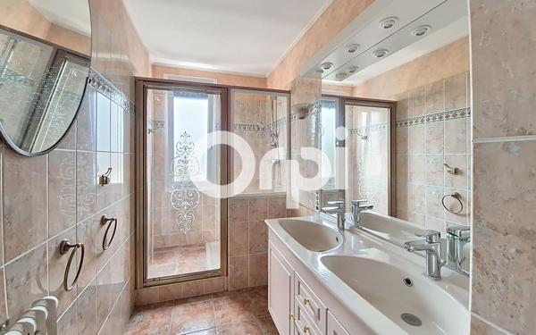 Appartement à vendre    3 pièces • 64 m2 Soissons