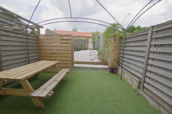 MAISON A TREMENTINES