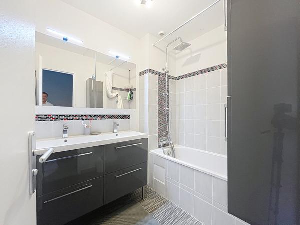 MAISON A TREMENTINES