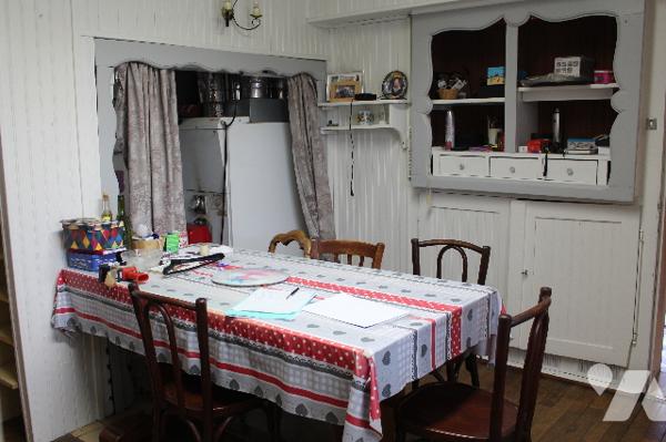 Maison ancienne de 235m² à rénover sur 10a de terrain en situation dominante surplombant la Moselle
