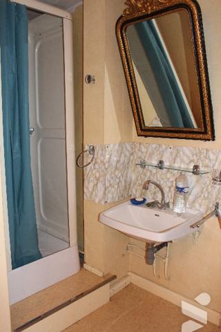 Maison ancienne de 235m² à rénover sur 10a de terrain en situation dominante surplombant la Moselle