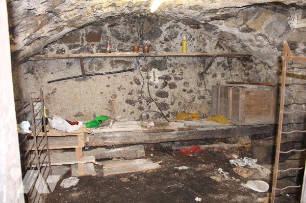 Maison ancienne de 235m² à rénover sur 10a de terrain en situation dominante surplombant la Moselle