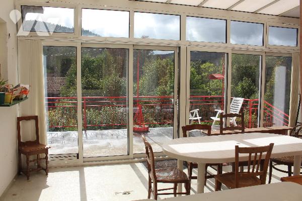 Maison ancienne de 235m² à rénover sur 10a de terrain en situation dominante surplombant la Moselle