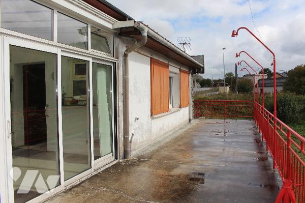Maison ancienne de 235m² à rénover sur 10a de terrain en situation dominante surplombant la Moselle