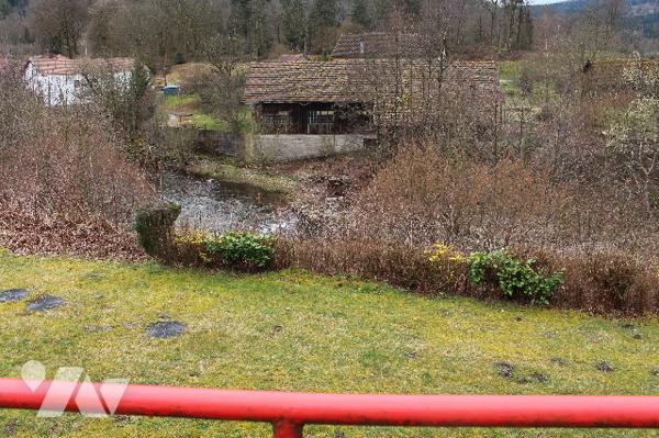 Maison ancienne de 235m² à rénover sur 10a de terrain en situation dominante surplombant la Moselle