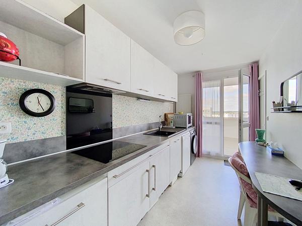 Angers Sud Appartement T3 avec ascenseur, balcon, garage et cave