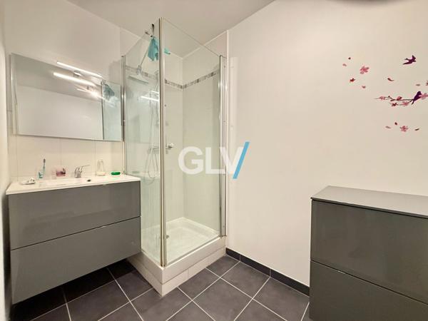 Appartement type 2 avec parking à Lille secteur Lille Fives , Lille