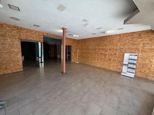 Local commercial Nimes 120 m2