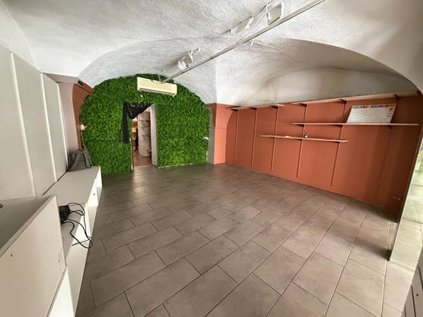 Local commercial Nimes 120 m2