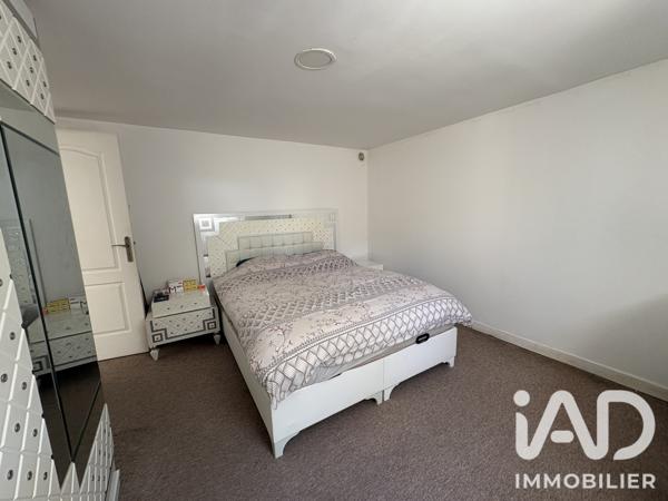 Maison à vendre 8 pièces 230 m² Saint-Fargeau-Ponthierry