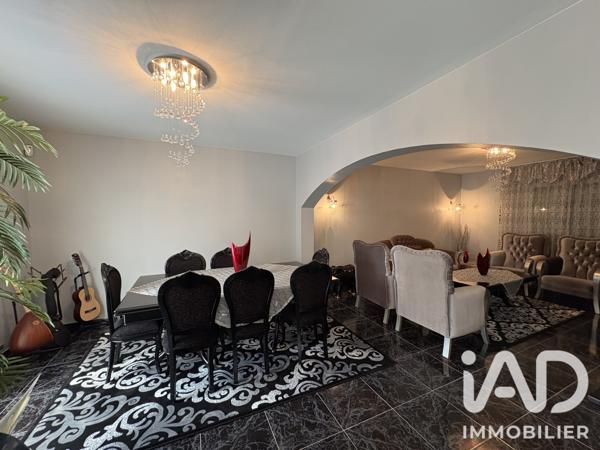 Maison à vendre 8 pièces 230 m² Saint-Fargeau-Ponthierry