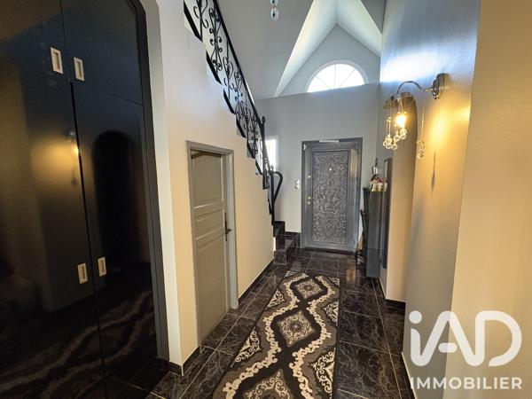 Maison à vendre 8 pièces 230 m² Saint-Fargeau-Ponthierry