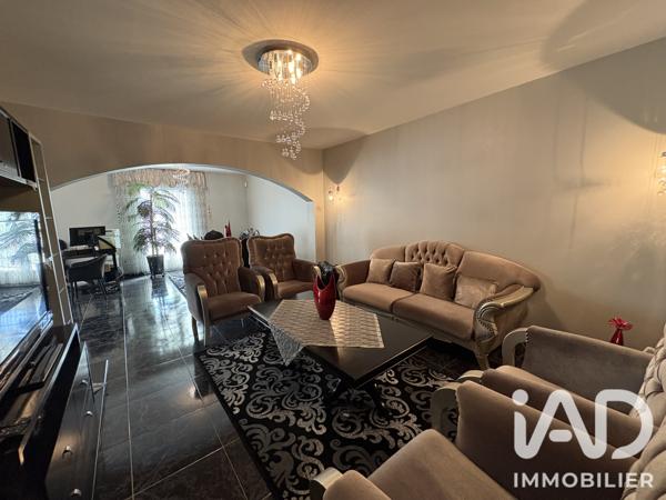Maison à vendre 8 pièces 230 m² Saint-Fargeau-Ponthierry