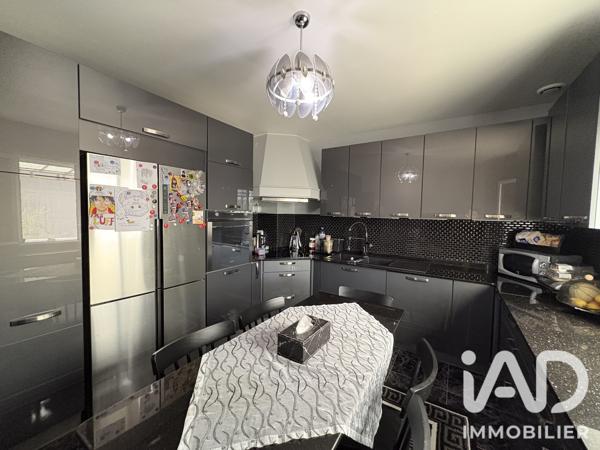 Maison à vendre 8 pièces 230 m² Saint-Fargeau-Ponthierry