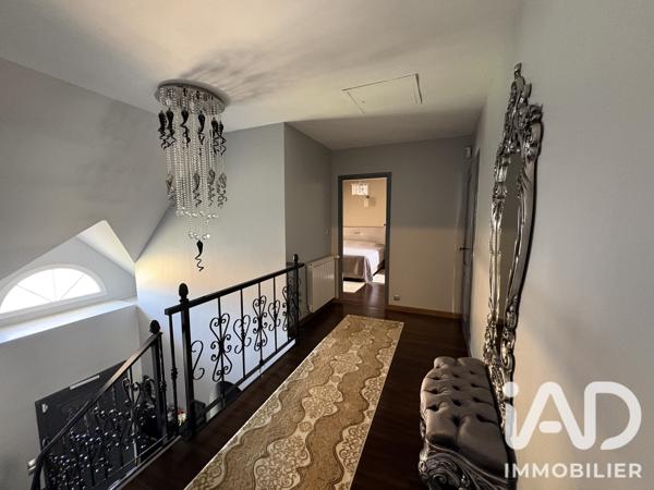 Maison à vendre 8 pièces 230 m² Saint-Fargeau-Ponthierry