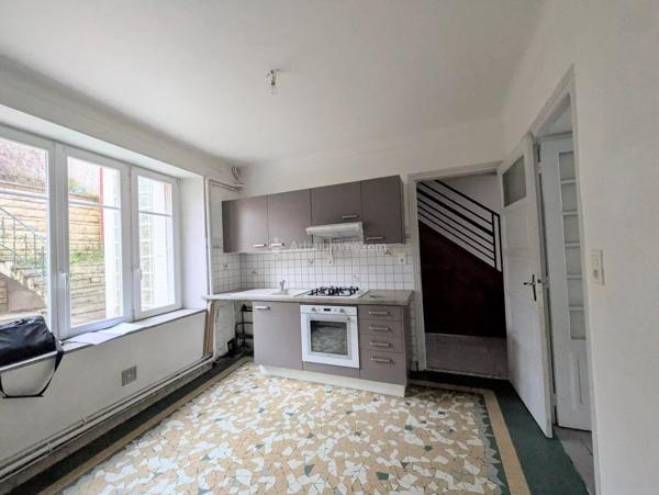 Vente                                                      Maison
                        
                     7 pièces                      142 m2                     à Châtenois