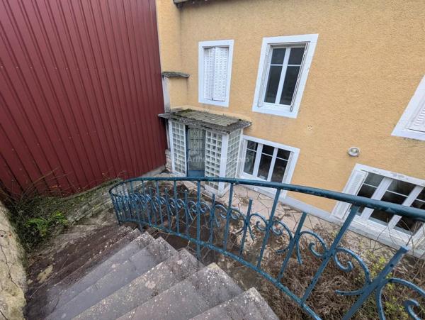 Vente                                                      Maison
                        
                     7 pièces                      142 m2                     à Châtenois