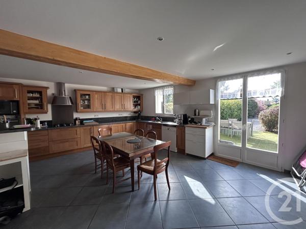 Maison à vendre  8 pièces - 210,80 m2 COUTRAS - 33