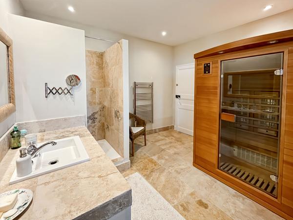 Mas authentique entre Alpilles et Avignon